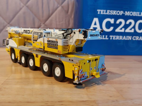 Demag AC 220-5 Telekraan