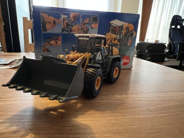 Liebherr loader 520
