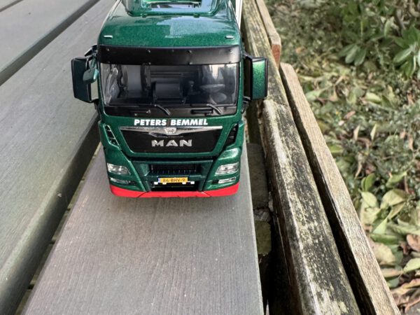 MAN tgx xlx met dubbeldek kastentrailer