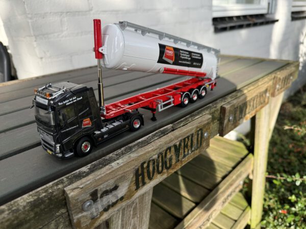 Volvo FH4 globetrotter met bulktrailer