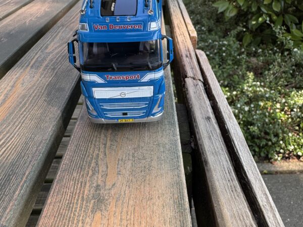Volvo FH5 tautliner trailer  van Deuveren