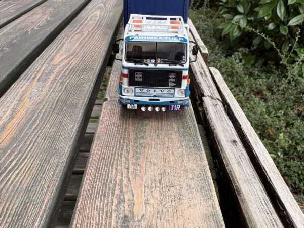 Volvo F89 huiftrailer  Fairwwather