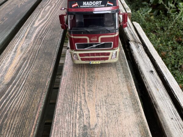 Volvo FH2 globetrotter XL twinsteer reefertrailer Nadort