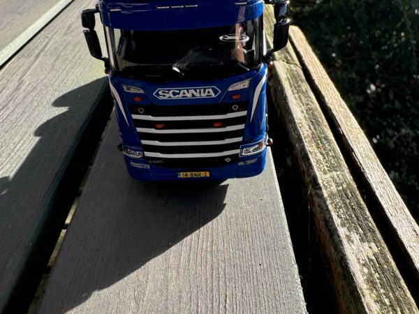 Scania V8 580 S higline twinsteer
