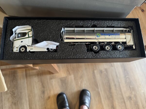 Scania nxg S  HIGHLINE TANKTRAILER  HOOP&BLOM