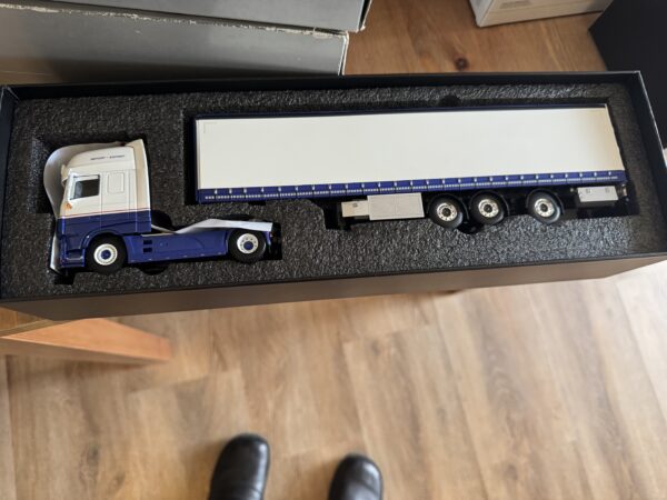 DAF ssc MET tautlinertrailer stuuras   VDB LUNTEREN