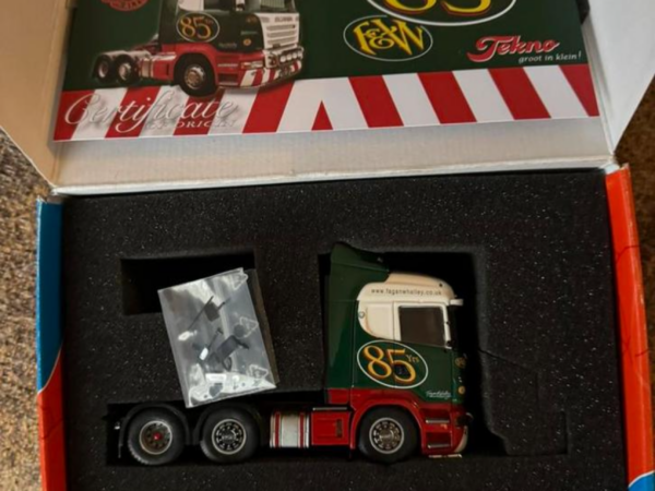 Scania R highline twinsteer Fagan&Whalley  Verenigd Koninkrijk + CERTIFICAAT