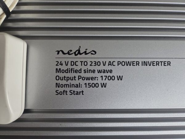 Nedis omvormer 24-230 volt  1700 watt Output 1500 watt Nominaal PIMS170024-1 jaar oud enkele keren gebruikt